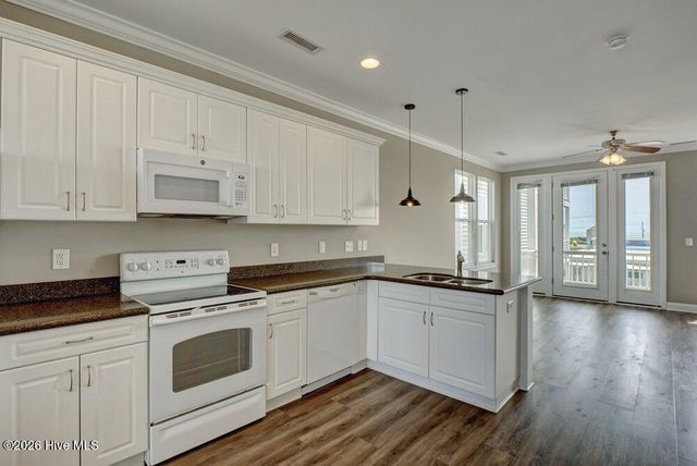 106 Egret Landing Court A, Surf City, NC 28445