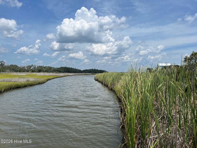 106 Egret Landing Court A, Surf City, NC 28445