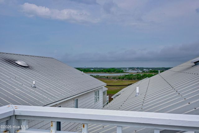 106 Egret Landing Court A, Surf City, NC 28445