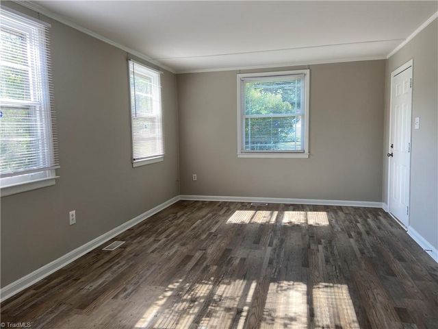 1211 Cedrow Drive, High Point, NC 27260