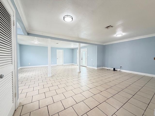 5503 Bertellis Lane, Houston, TX 77091