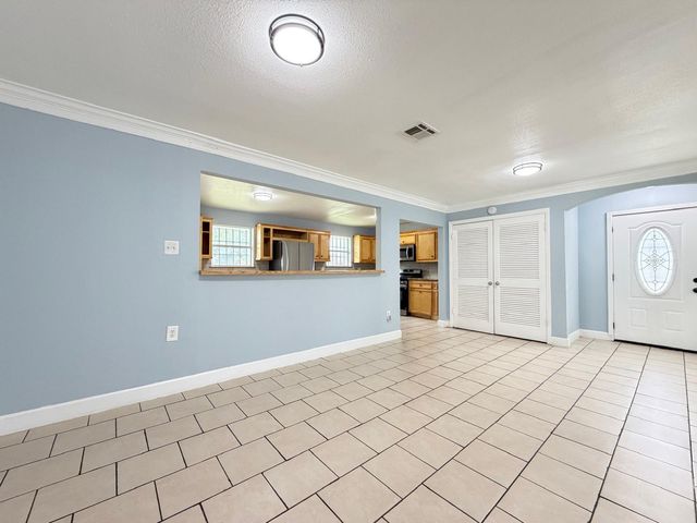 5503 Bertellis Lane, Houston, TX 77091