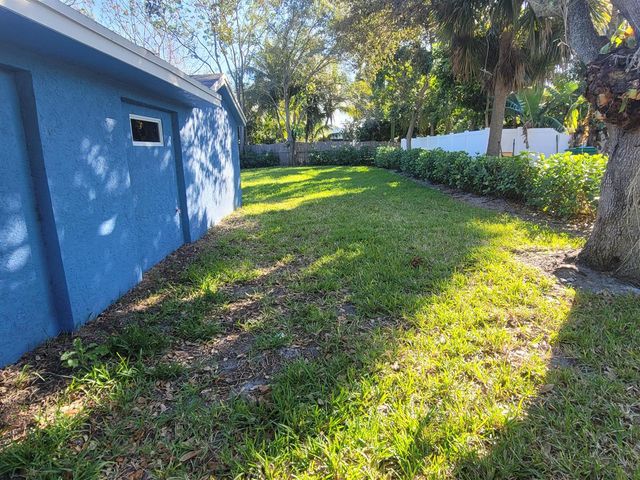 106 E Chandler Road, West Palm Beach, FL 33406