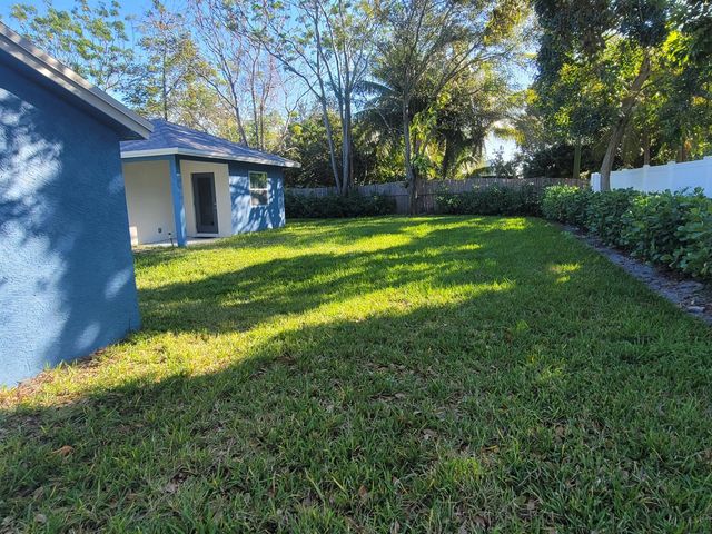 106 E Chandler Road, West Palm Beach, FL 33406