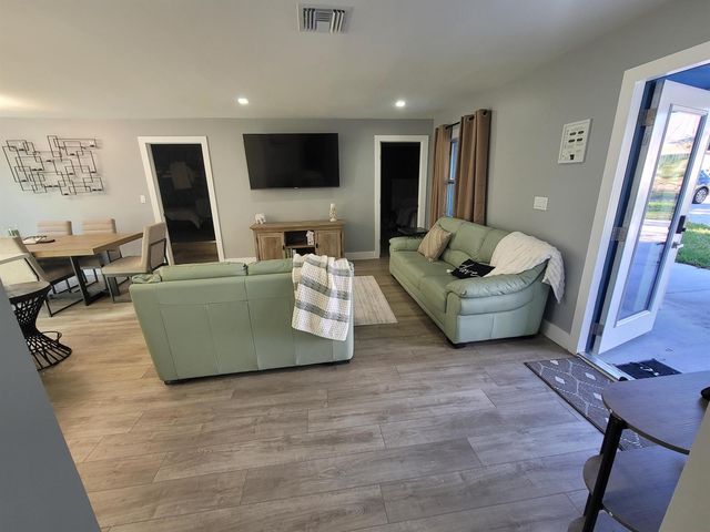 106 E Chandler Road, West Palm Beach, FL 33406