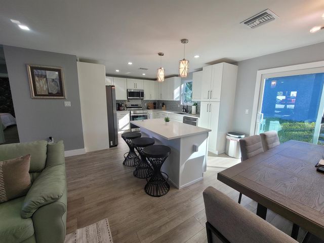 106 E Chandler Road, West Palm Beach, FL 33406
