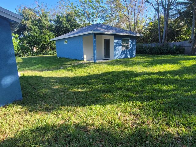 106 E Chandler Road, West Palm Beach, FL 33406