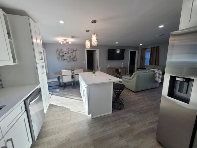 106 E Chandler Road, West Palm Beach, FL 33406
