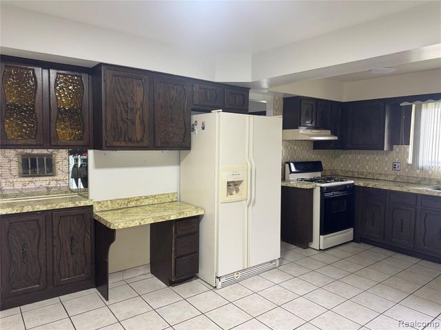 4110 Rose Mary Drive, Sterling Heights, MI 48310