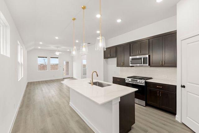 5933 Laurel Lake Lane, Pilot Point, TX 76258