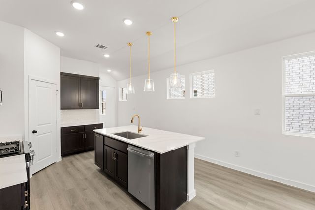 5933 Laurel Lake Lane, Pilot Point, TX 76258