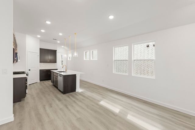 5933 Laurel Lake Lane, Pilot Point, TX 76258