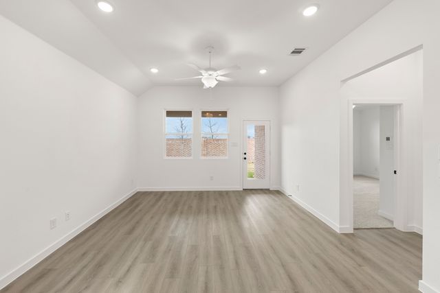 5933 Laurel Lake Lane, Pilot Point, TX 76258