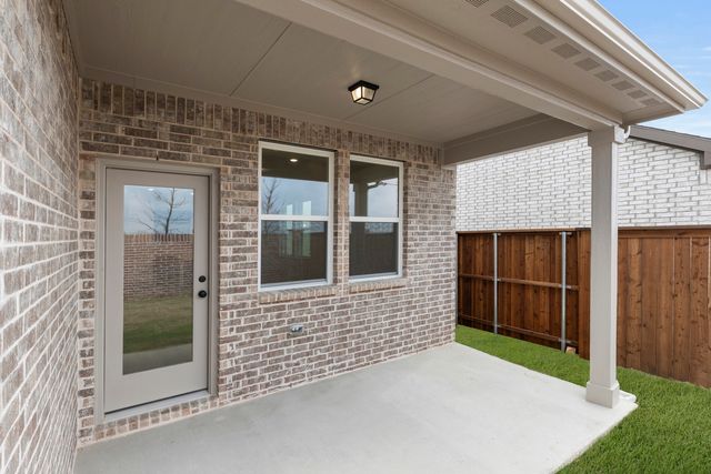 5933 Laurel Lake Lane, Pilot Point, TX 76258