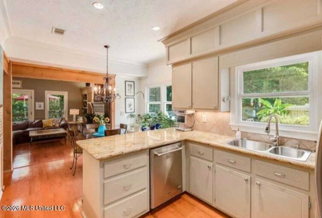 512 Dixton Drive, Brandon, MS 39047