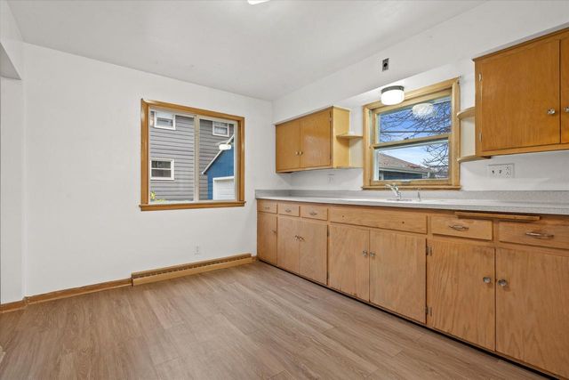 4265 S 22nd STREET, Milwaukee, WI 53221