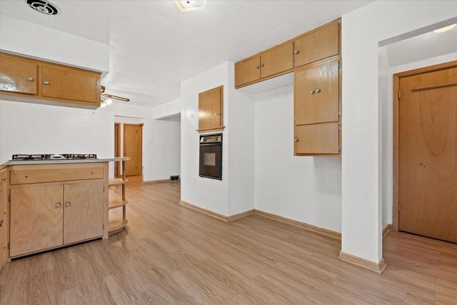 4265 S 22nd STREET, Milwaukee, WI 53221