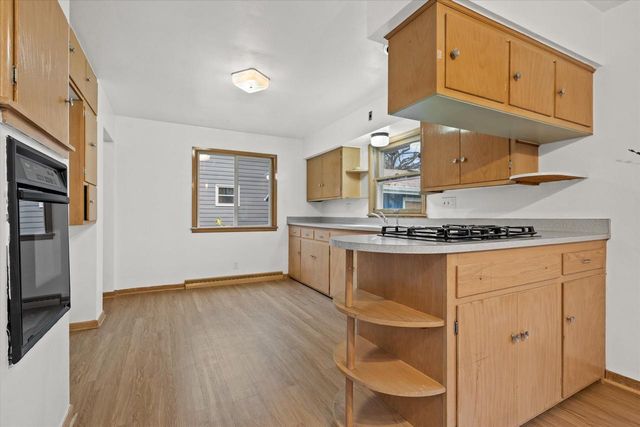 4265 S 22nd STREET, Milwaukee, WI 53221