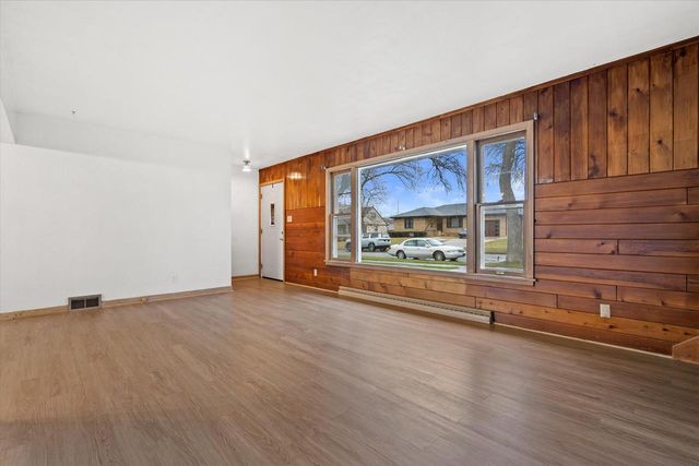 4265 S 22nd STREET, Milwaukee, WI 53221