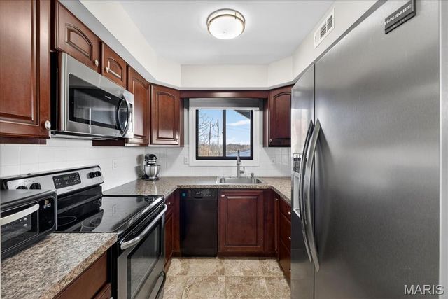 6300 Sprig Oak Court C, St Louis, MO 63128