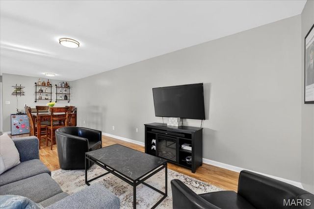 6300 Sprig Oak Court C, St Louis, MO 63128
