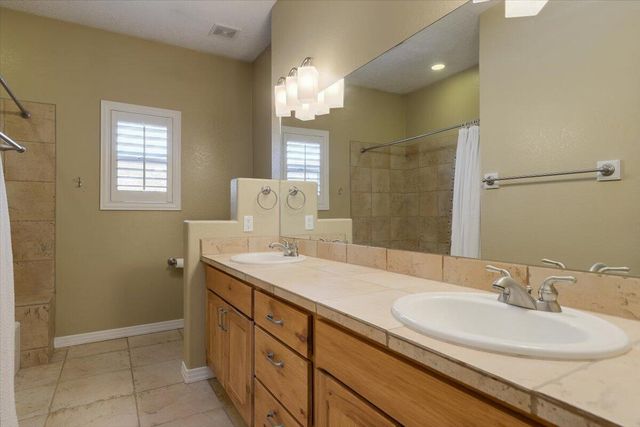 26 Lauren Taylor Court, Tijeras, NM 87059