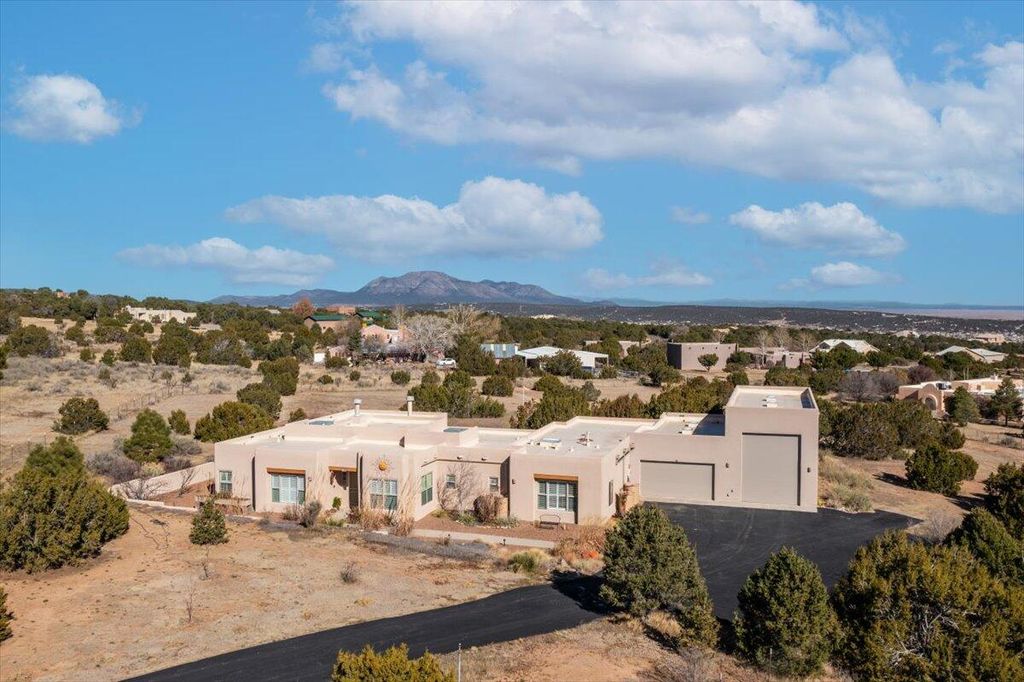 26 Lauren Taylor Court, Tijeras, NM 87059
