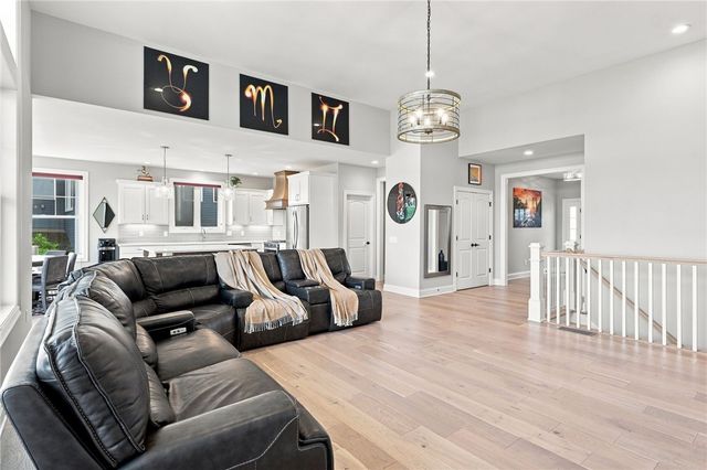 8 Black Wood Circle, Pittsford, NY 14534