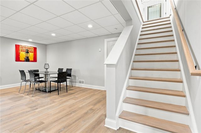 8 Black Wood Circle, Pittsford, NY 14534