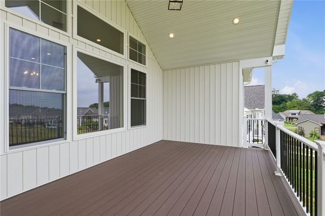 8 Black Wood Circle, Pittsford, NY 14534