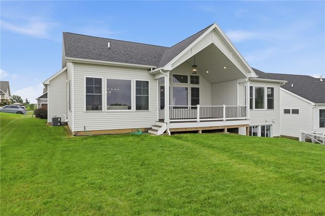 8 Black Wood Circle, Pittsford, NY 14534