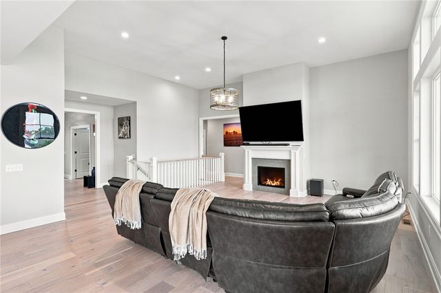 8 Black Wood Circle, Pittsford, NY 14534