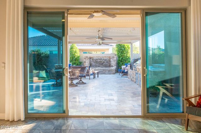 10707 E LUMIERE Avenue, Mesa, AZ 85212