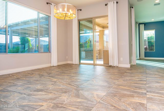 10707 E LUMIERE Avenue, Mesa, AZ 85212