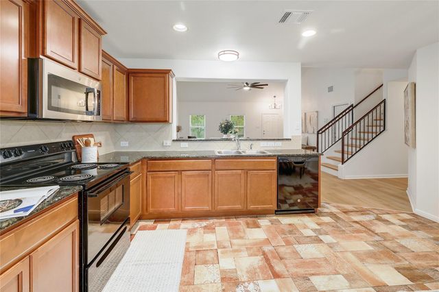 606 Creston ST, Hutto, TX 78634