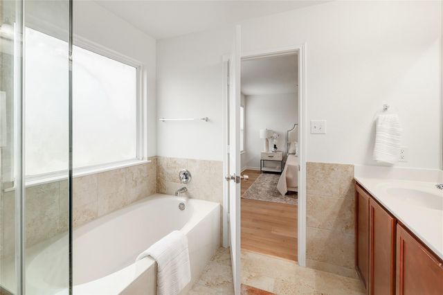 606 Creston ST, Hutto, TX 78634