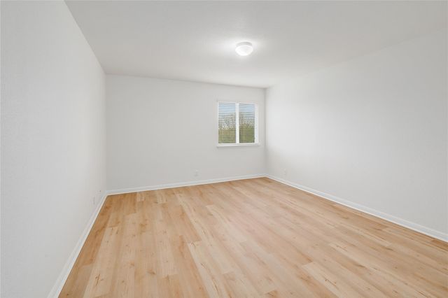 606 Creston ST, Hutto, TX 78634