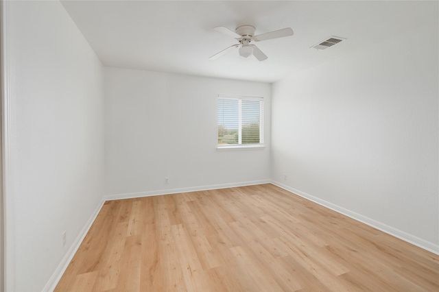 606 Creston ST, Hutto, TX 78634