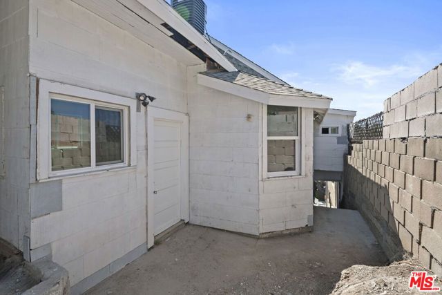 934 S Mott Street, Los Angeles, CA 90023