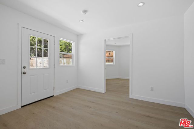 934 S Mott Street, Los Angeles, CA 90023