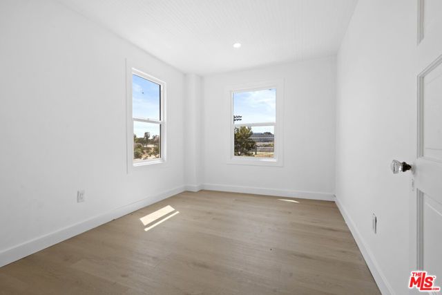 934 S Mott Street, Los Angeles, CA 90023