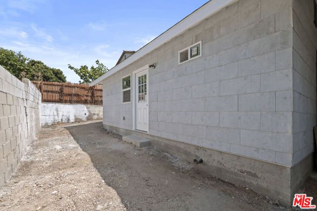 934 S Mott Street, Los Angeles, CA 90023