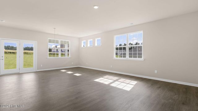 353 Maddox Drive, Aberdeen, NC 28315