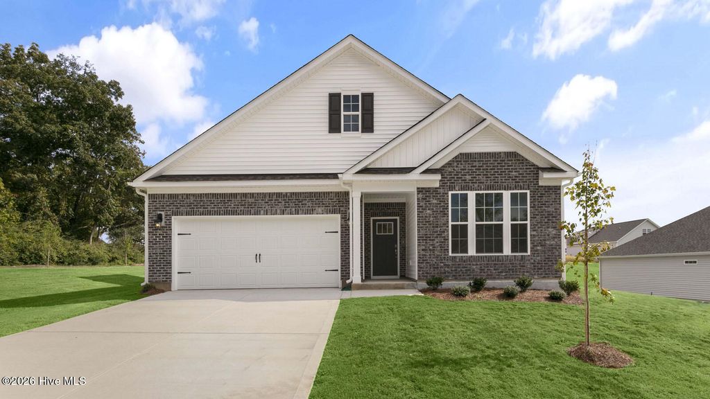 353 Maddox Drive, Aberdeen, NC 28315