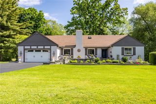 654 Lake Shore Boulevard, Irondequoit, NY 14617