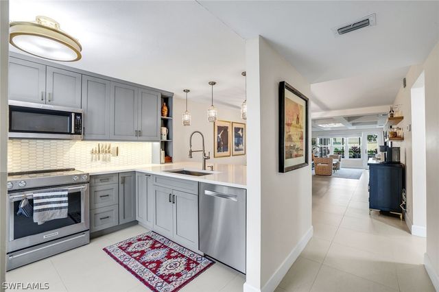 3569 Antarctic CIR 2105, Naples, FL 34112