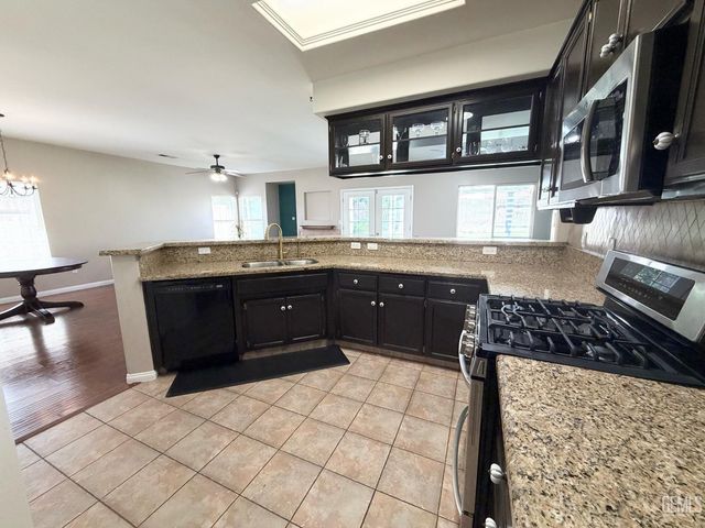 8504 Lighthouse Drive, Bakersfield, CA 93312