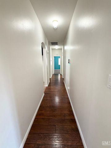 8504 Lighthouse Drive, Bakersfield, CA 93312