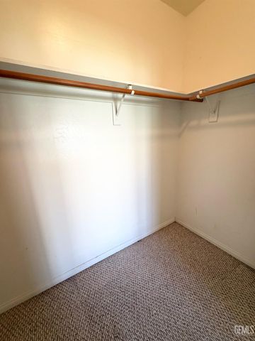 8504 Lighthouse Drive, Bakersfield, CA 93312