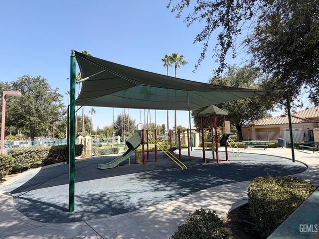 8504 Lighthouse Drive, Bakersfield, CA 93312